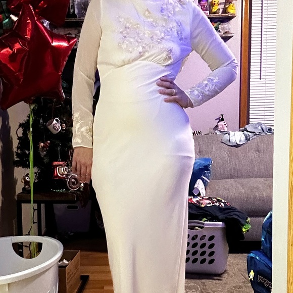 The Rowan Cowl Back Maxi Dress With Delicate Floral Embroidery UK size 8 - Picture 2 of 4